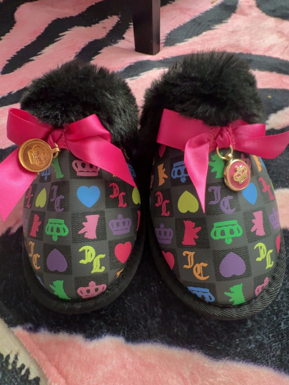 Juicy Couture Black Multicolor Icon Bow Faux-Fur Slip-On Slippers